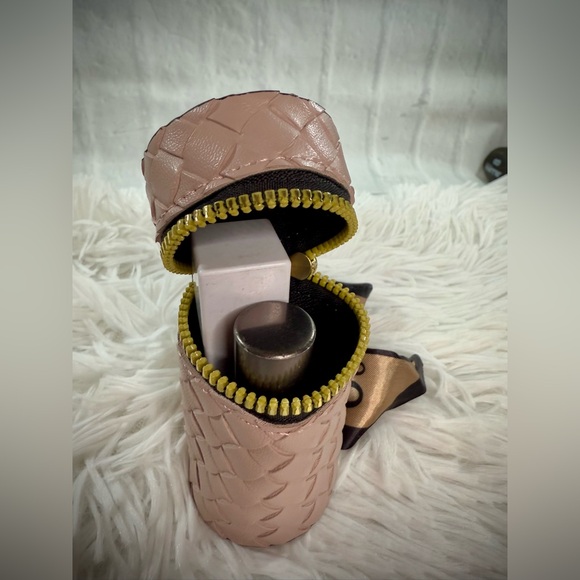 Woven‎ Bucket Bag Charm with Scarf Accent - Picture 5 of 9